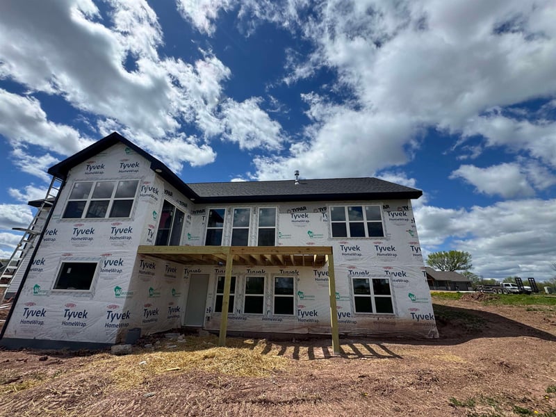 1041 Sandpiper Dr, Menasha, WI 54952