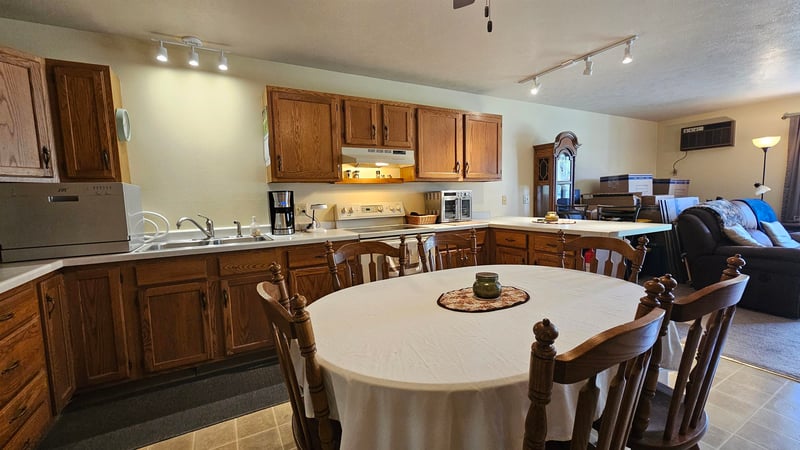 112 Hofman St #17, Cecil, WI 54111