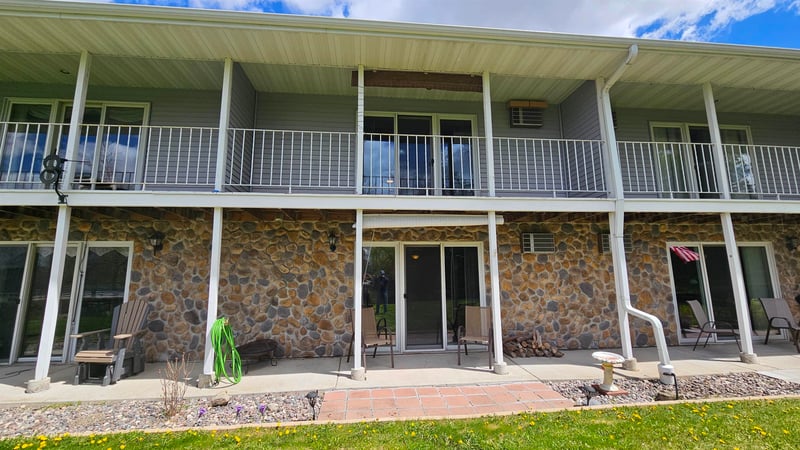 112 Hofman St #17, Cecil, WI 54111