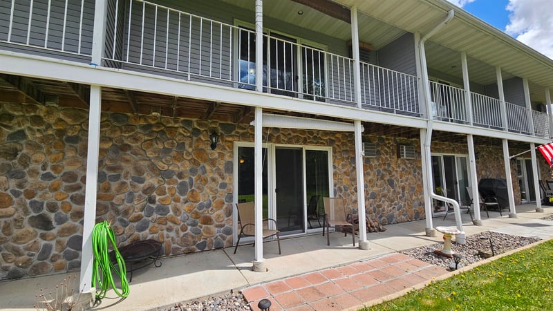112 Hofman St #17, Cecil, WI 54111