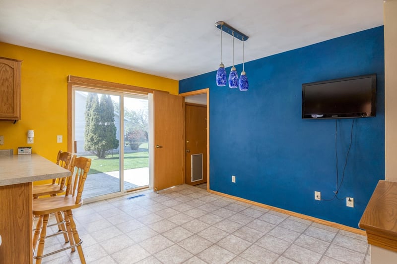 2140 Deer Prairie Dr, Neenah, WI 54956