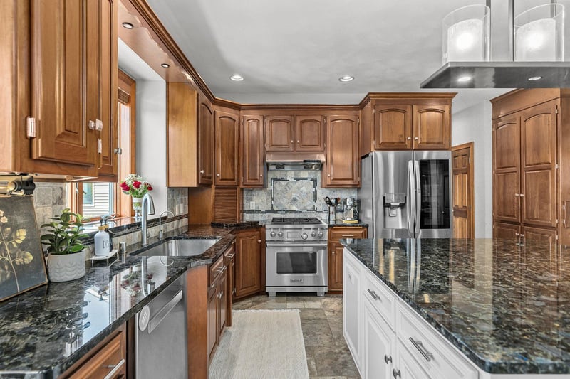 N159 Oakwood Ave, Neenah, WI 54956