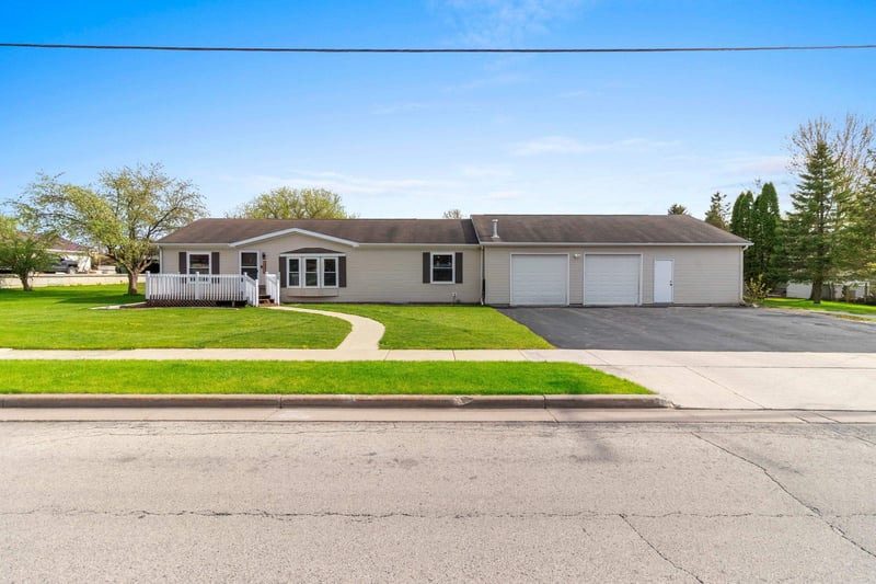 111 National Ave, Brillion, WI 54110