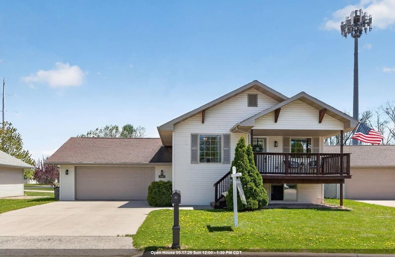 959 Bergamont Ct, Menasha, WI 54952