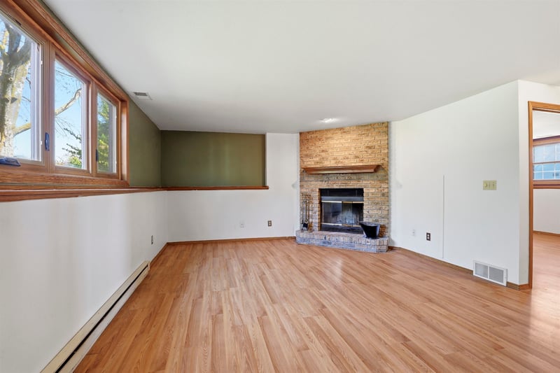 W2944 Northbrook Ct, Appleton, WI 54915-3977