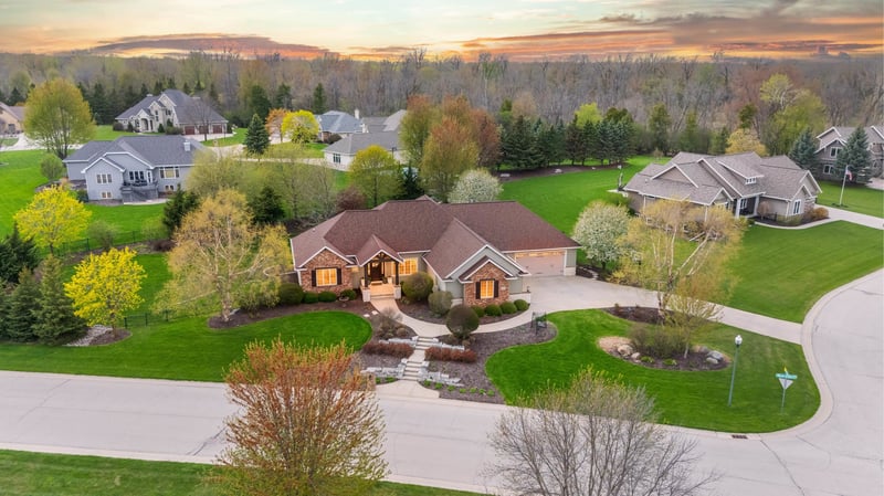 3508 Warner Estates Dr, Appleton, WI 54913