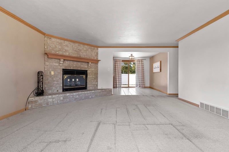 1436 Crestwood Dr, Green Bay, WI 54313
