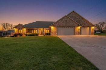 334 Whispering Creek Ct, Green Bay, WI 54303