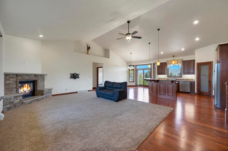 334 Whispering Creek Ct, Green Bay, WI 54303