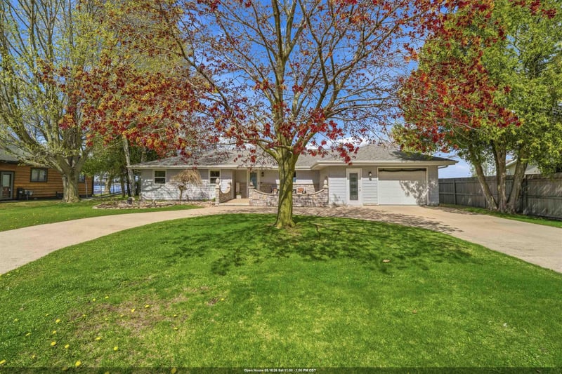 201 Pike St, Cecil, WI 54111