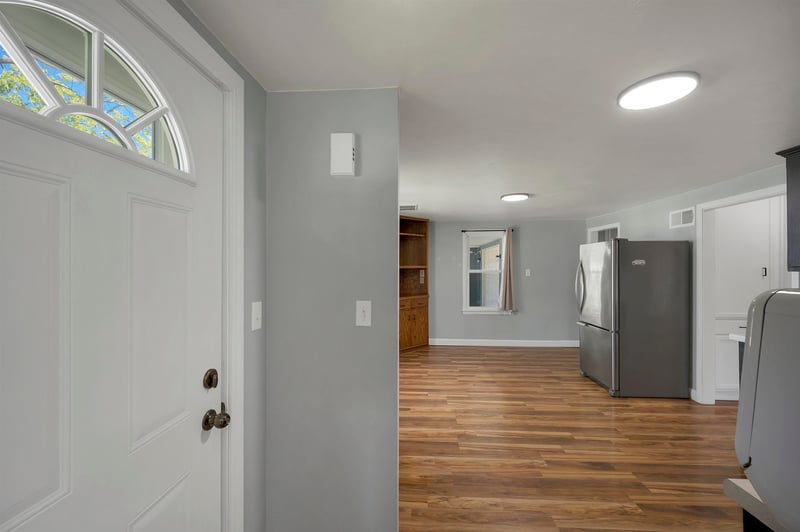 329 James St, Kimberly, WI 54136