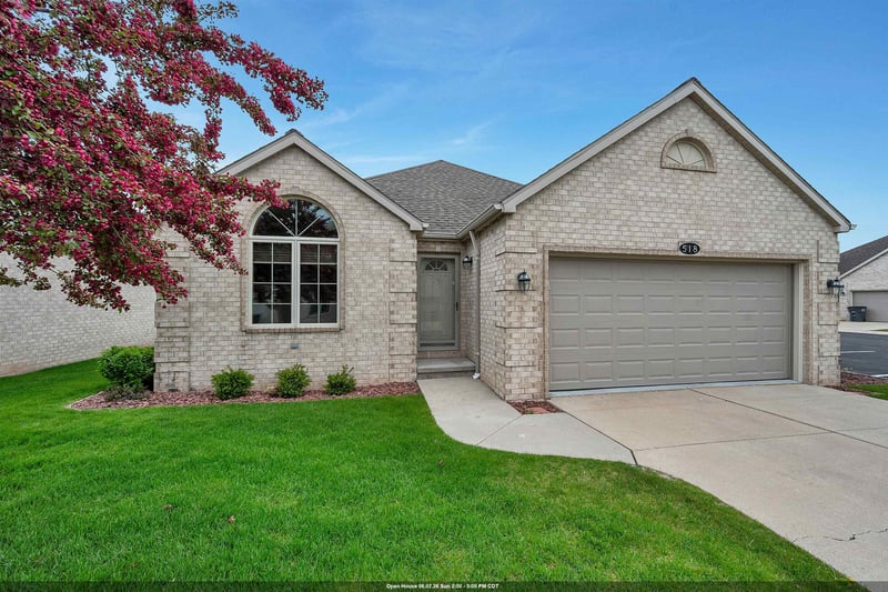 518 Langlade Ct, Green Bay, WI 54301