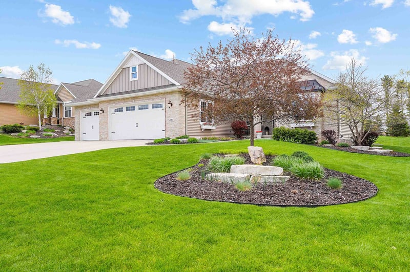 3747 Copper Oak Cir, Green Bay, WI 54313