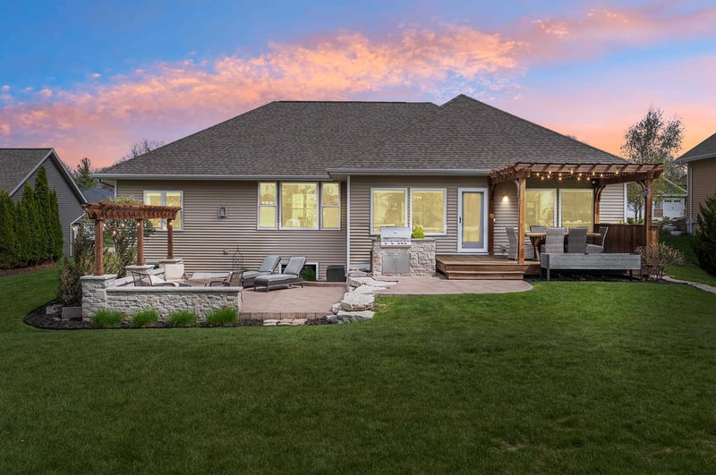 3747 Copper Oak Cir, Green Bay, WI 54313