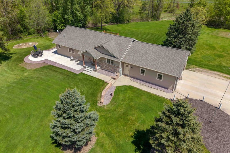 3102 Heise Rd, Omro, WI 54963-9456