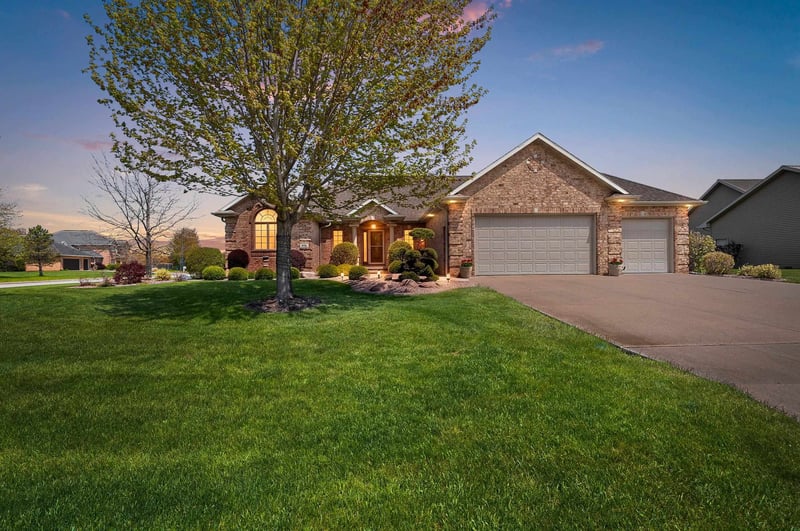 976 Springfield Dr, De Pere, WI 54115