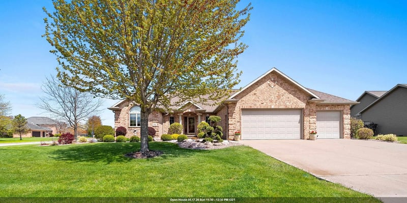 976 Springfield Dr, De Pere, WI 54115