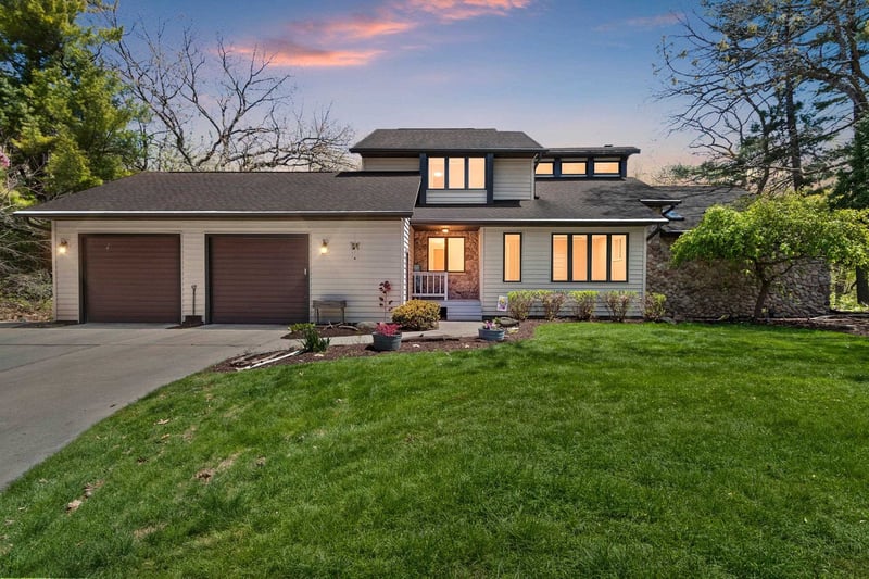 125 Traders Point Ln, Green Bay, WI 54302