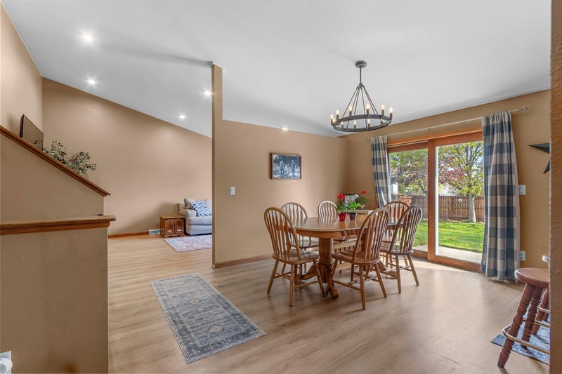 2124 Kensington Ln, Green Bay, WI 54311
