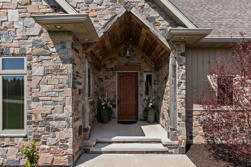 N3281 Feather Ridge Dr, Appleton, WI 54913