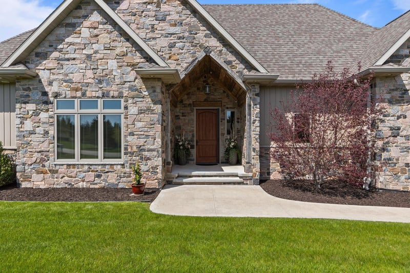 N3281 Feather Ridge Dr, Appleton, WI 54913