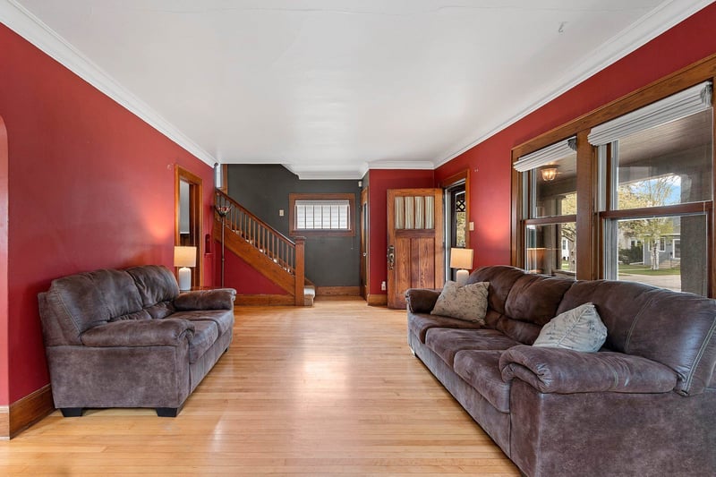 1131 Lawe St, Green Bay, WI 54301-3422