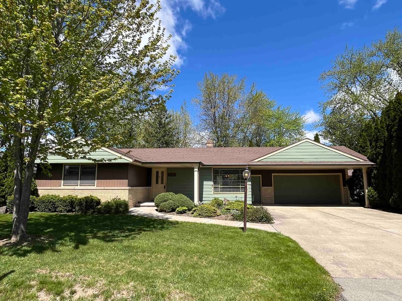2750 8th St, Appleton, WI 54914-4225