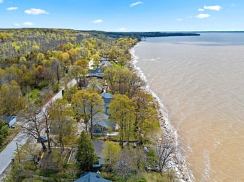 5083 Edgewater Beach Rd, Green Bay, WI 54311