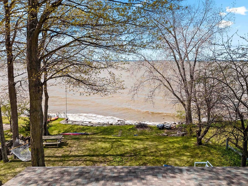 5083 Edgewater Beach Rd, Green Bay, WI 54311