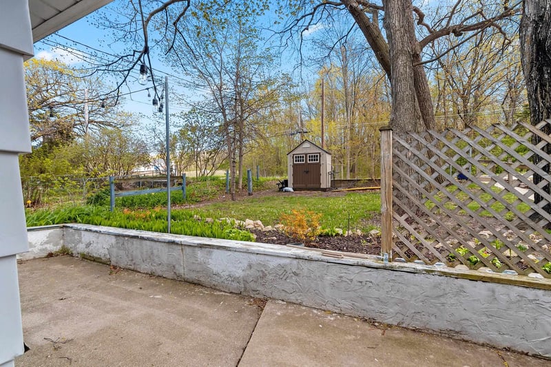 5083 Edgewater Beach Rd, Green Bay, WI 54311