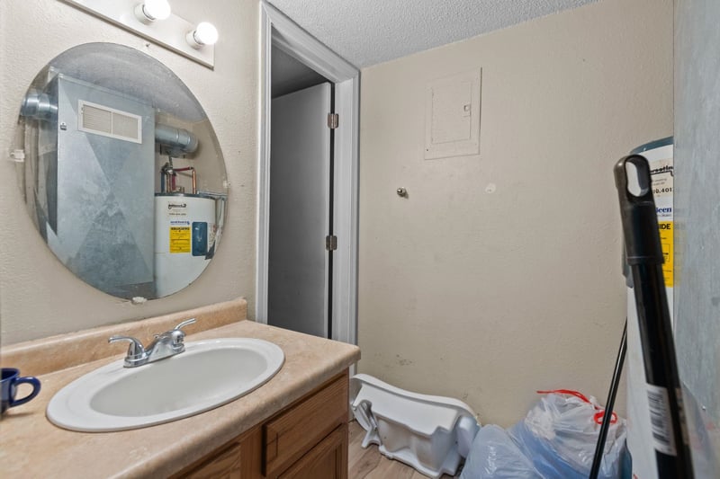 1331 Broad St, Oshkosh, WI 54901-3931