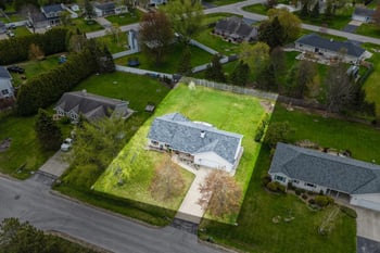 2067 Elvira Way, Green Bay, WI 54313-8082