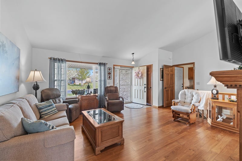 1031 Misty Meadow Cir, De Pere, WI 54115