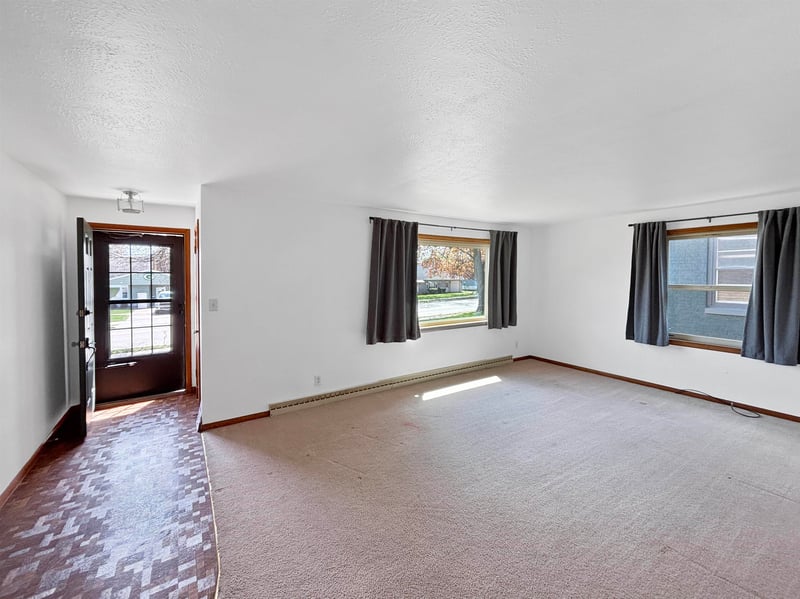 1520 Ridge Rd, Green Bay, WI 54304-3204
