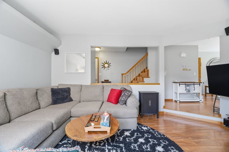 510 Silver Spring Dr, Green Bay, WI 54303