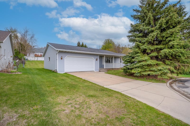 2750 St Anthony Dr, Green Bay, WI 54311-5846