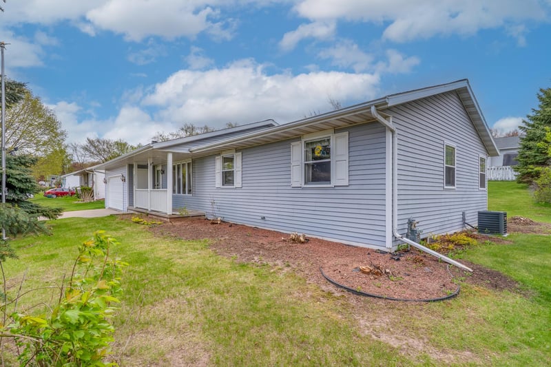 2750 St Anthony Dr, Green Bay, WI 54311-5846