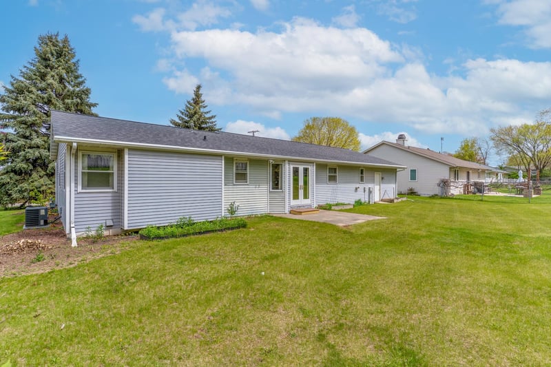 2750 St Anthony Dr, Green Bay, WI 54311-5846
