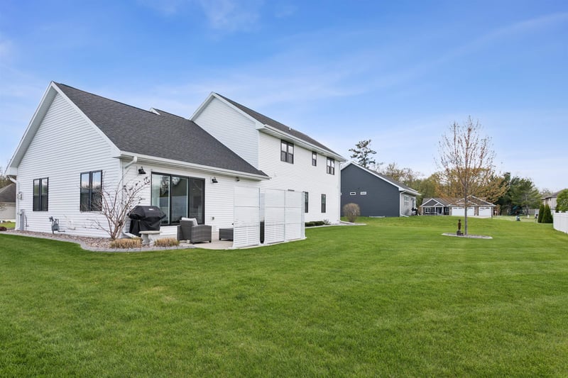 2082 Fescue Way, Green Bay, WI 54313