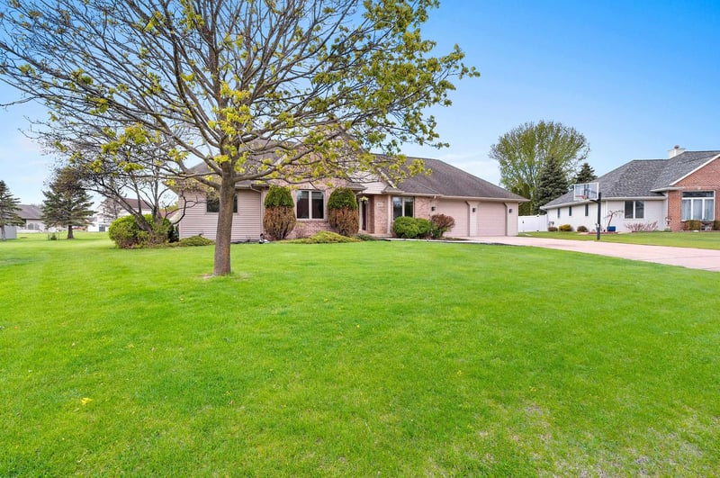 821 Ash St, Green Bay, WI 54313