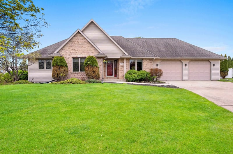 821 Ash St, Green Bay, WI 54313