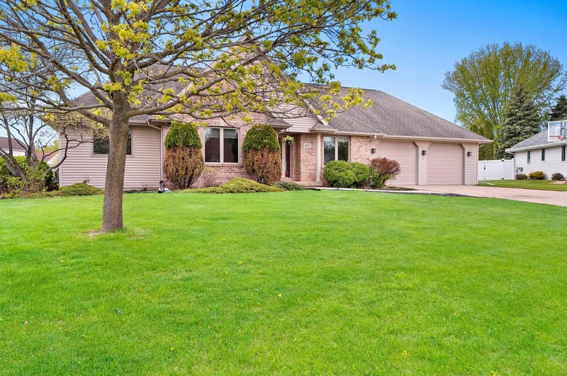 821 Ash St, Green Bay, WI 54313