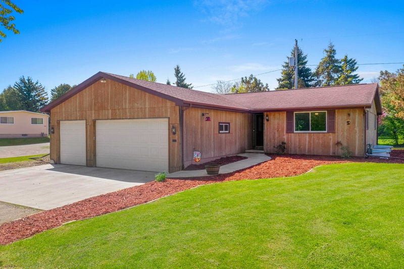 1842 Oakwood Rd, Oshkosh, WI 54904-8445