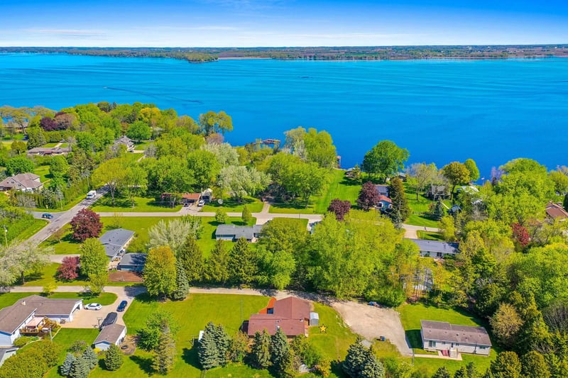 1842 Oakwood Rd, Oshkosh, WI 54904-8445