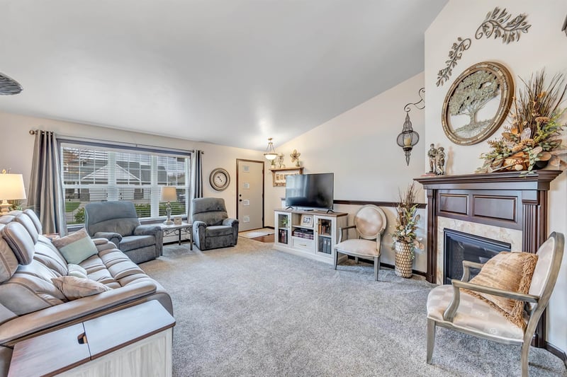 605 Pebblestone Cir, Oneida, WI 54155