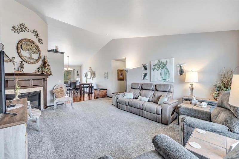 605 Pebblestone Cir, Oneida, WI 54155