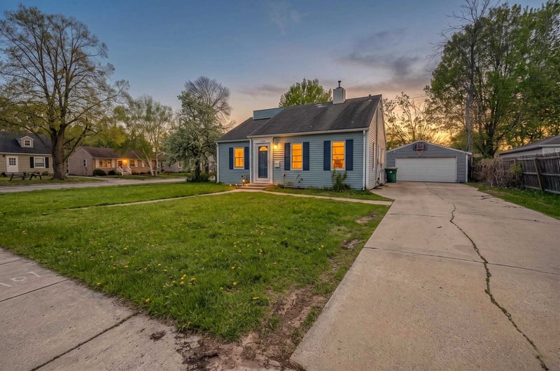 1139 Badger St, Green Bay, WI 54303