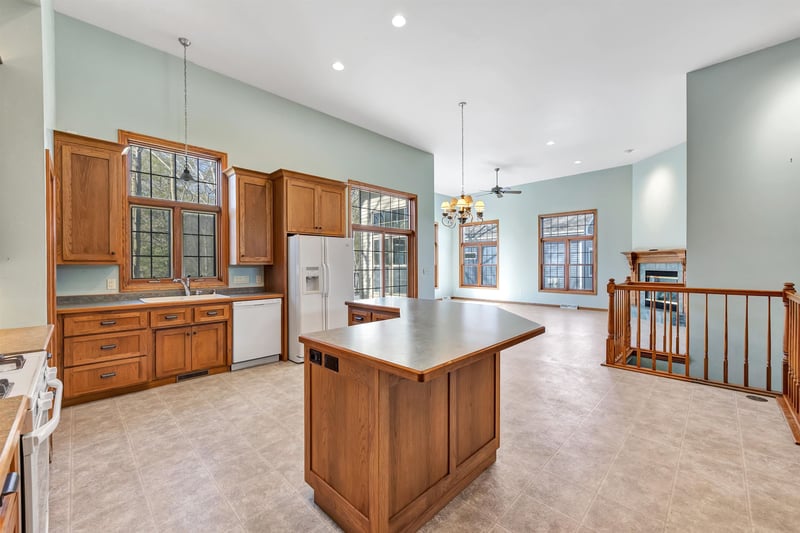 531 Diamond Ridge Cir, Denmark, WI 54208