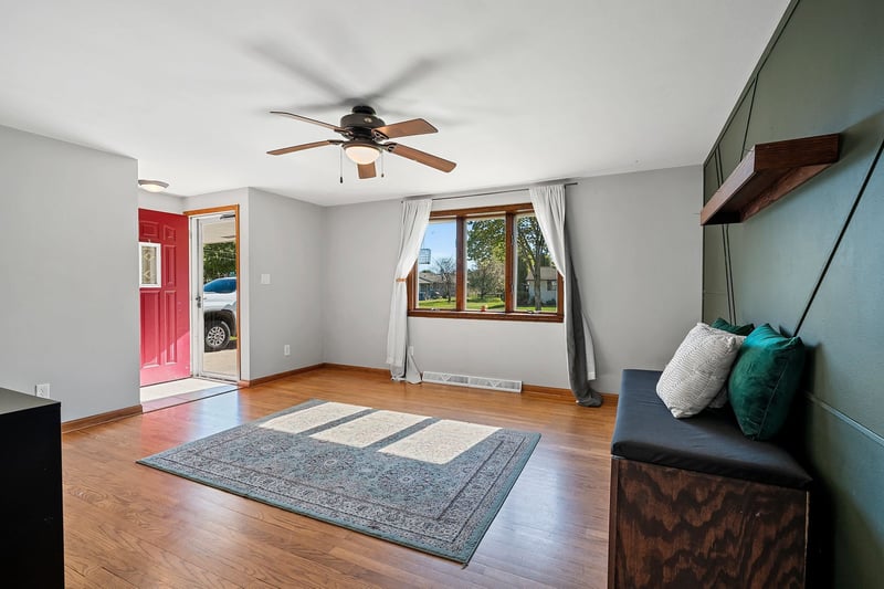 920 Lee Ave, De Pere, WI 54115-1131