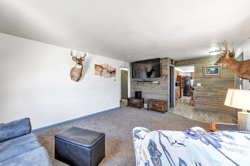 1651 Debra Ln, Green Bay, WI 54302-2211